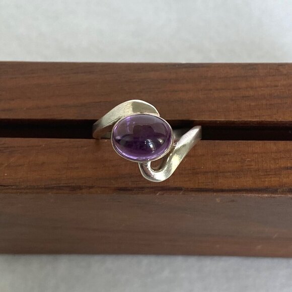 Sterling Silver 925 Oval Bezel Set Amethyst Cabochon Bypass Style Ring Sz 7.75 - Picture 2 of 16